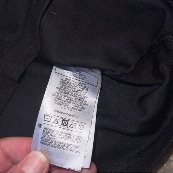 Adidas size M shirt - Picture 3 of 6